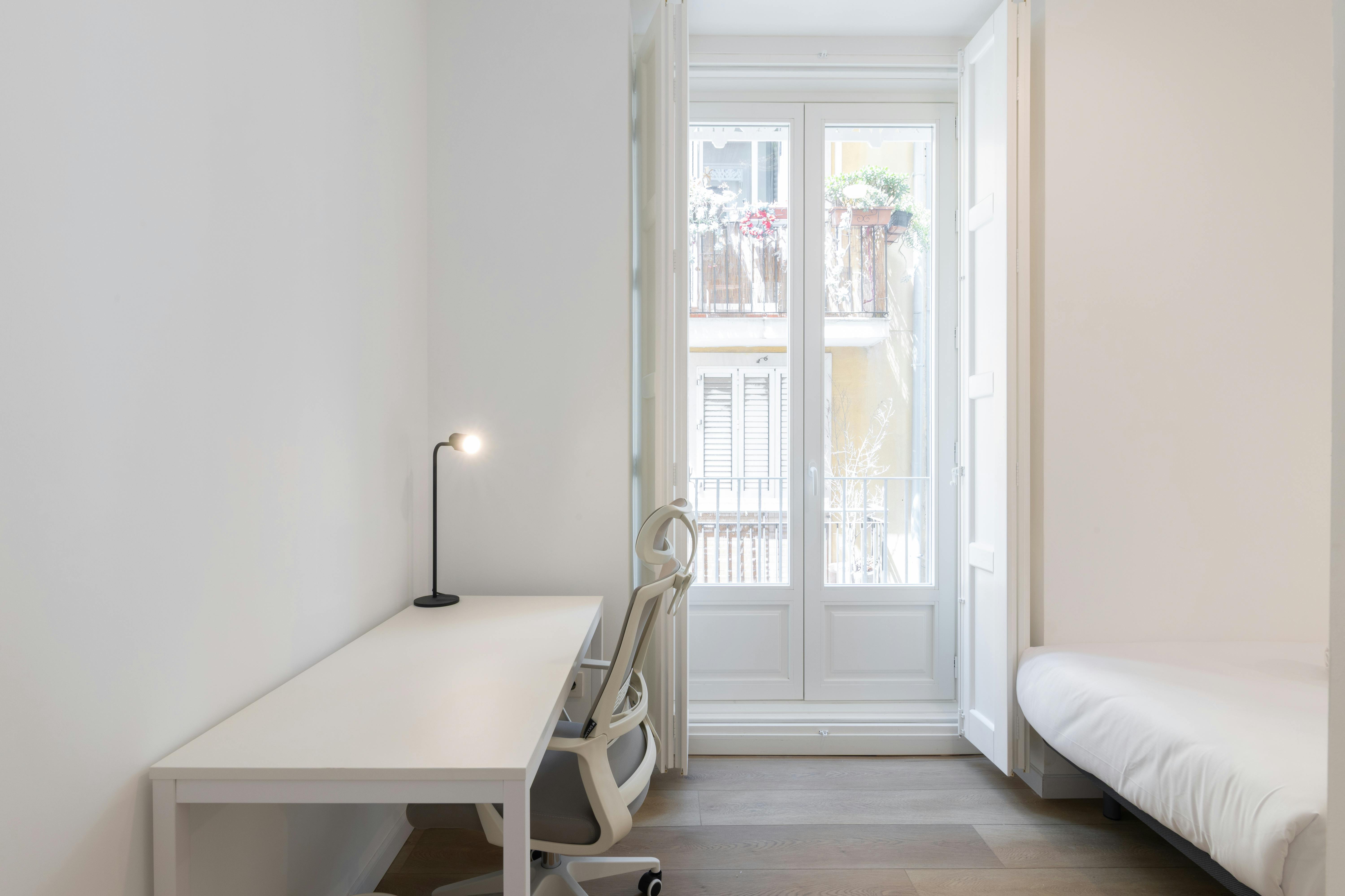 Private room in Plaça de Sant Bult, Valencia (1628091) room image 1