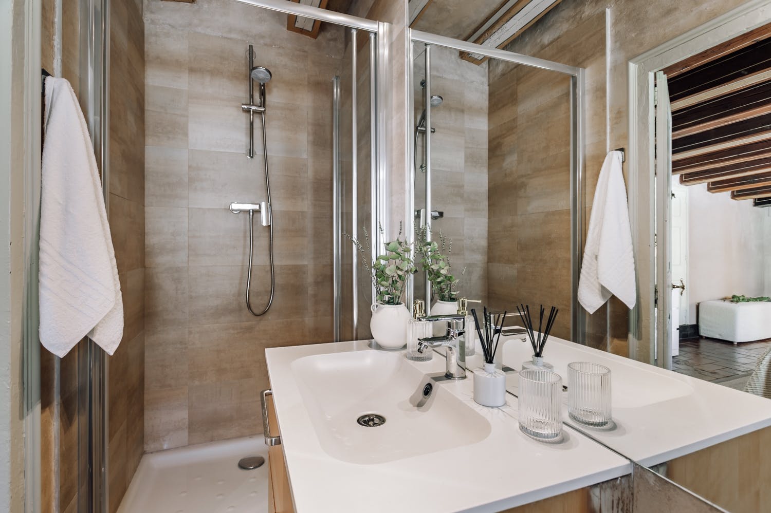 preview gallery tile