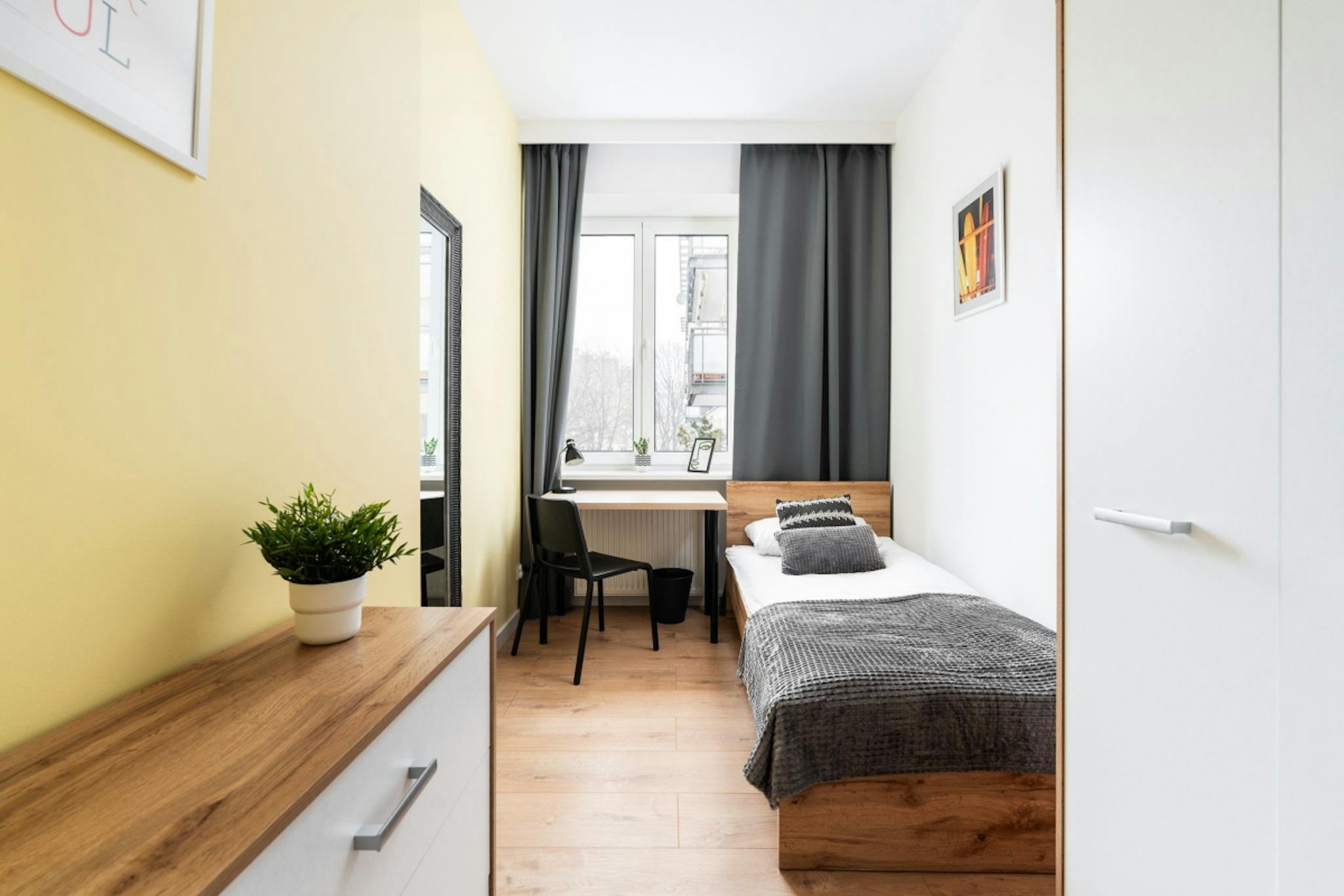 Piękna, Warsaw preview