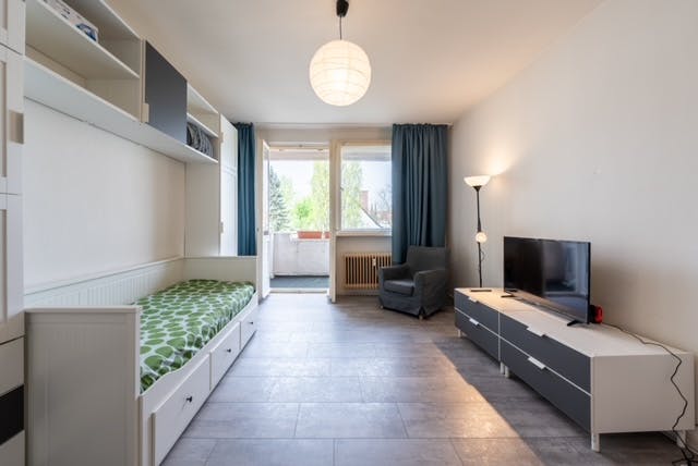 Apartment for rent for €1,100 per month in Berlin, Manteuffelstraße