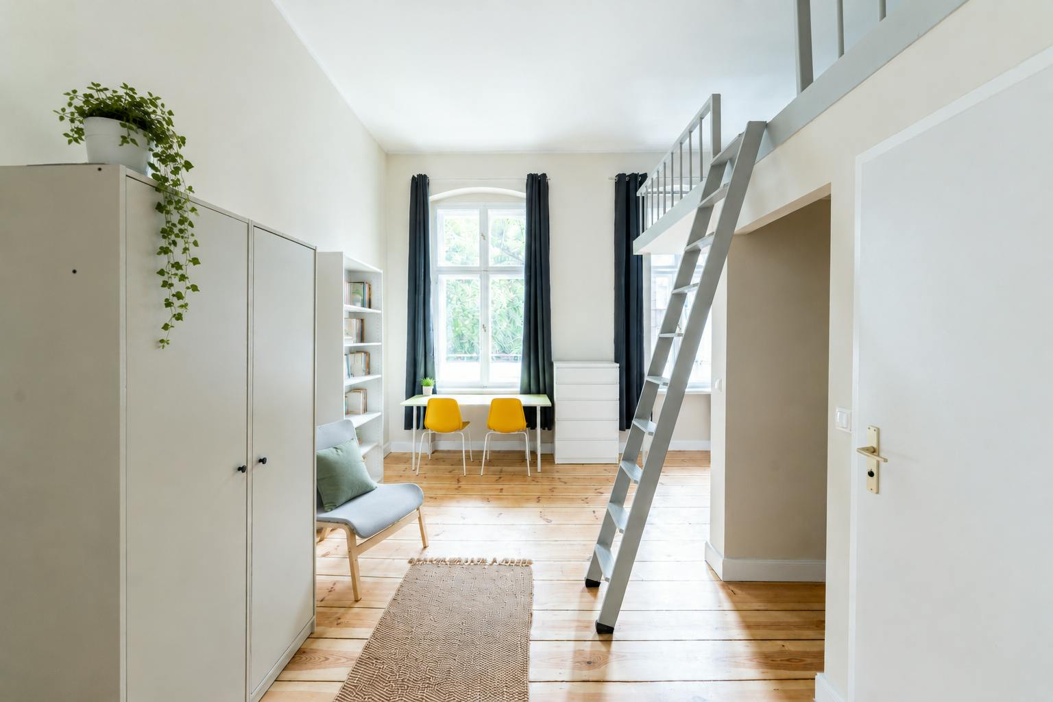 Studio for rent for €900 per month in Berlin, Leibnizstraße