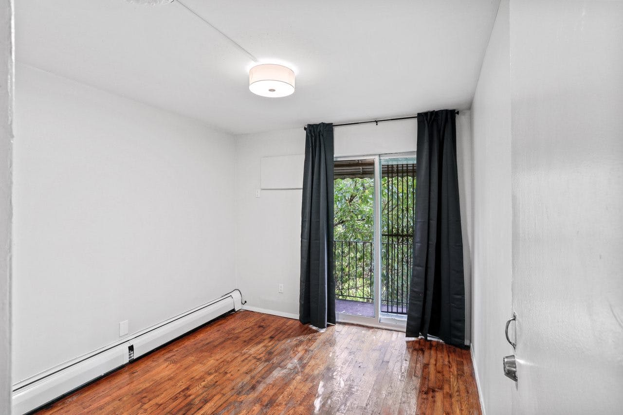 Welling Court, Queens County,  preview