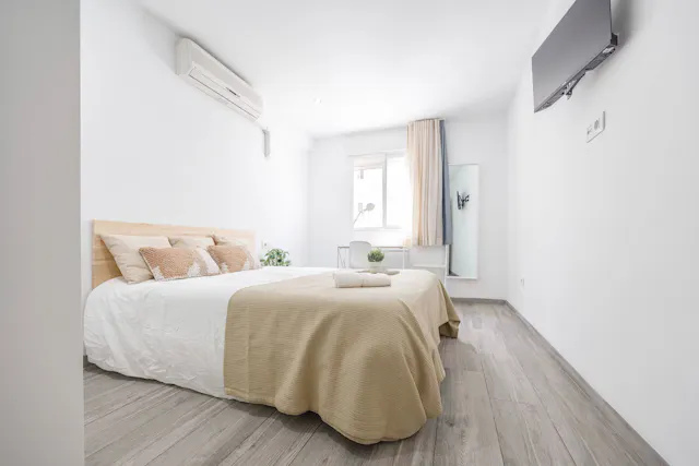 4-Bedroom Apartment in Carrer de Pere Cabanes, Valencia (1628484) room image 10