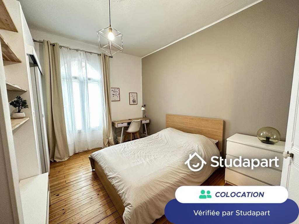 Private room for rent for €375 per month in Rouen, Rue des Emmurées