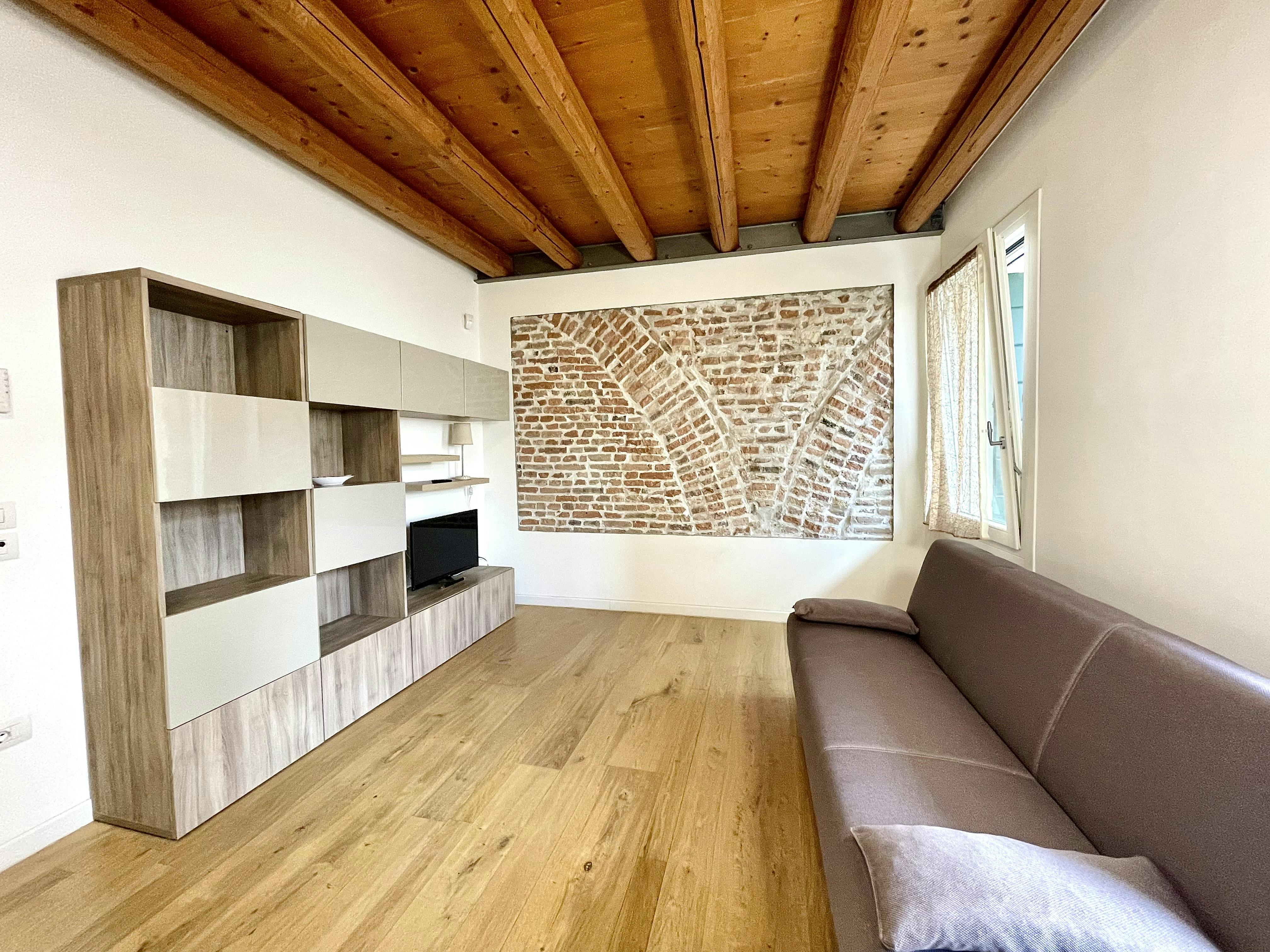 Apartamento para alugar por € 2.050 por mês em Padova, Via Girolamo Frigimelica