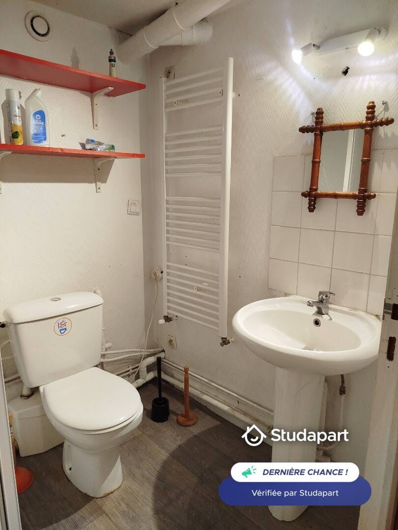 Private room for rent on Impasse Maryse Bastie, Nantes - View 6