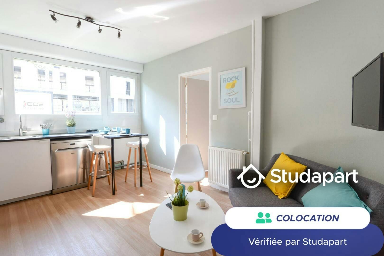 Private room for rent for €430 per month in Rennes, Place de Serbie