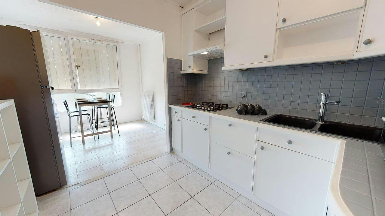 Private room for rent on Rue Philippe Fabia, Lyon - Vue 5