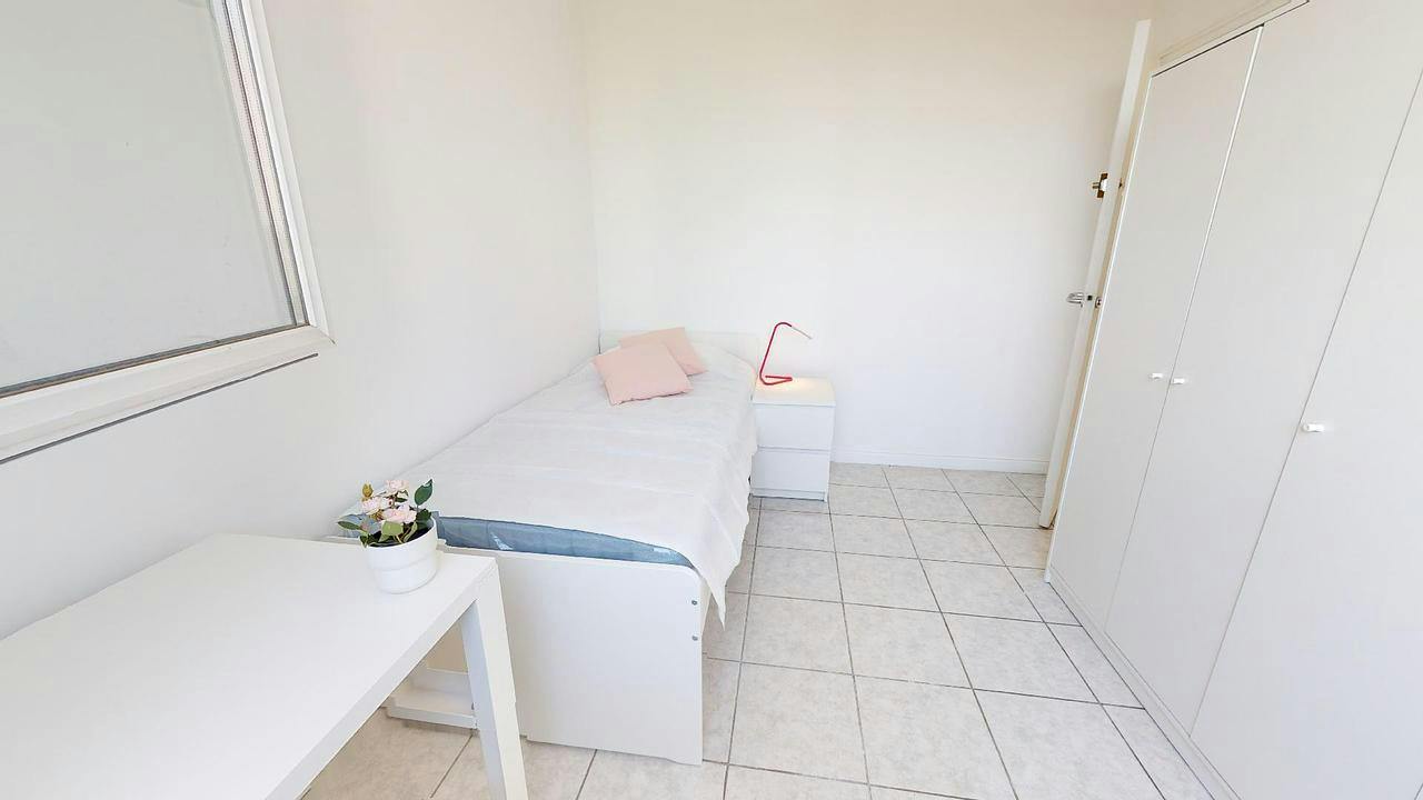 Private room for rent on Rue Philippe Fabia, Lyon - Vue 4