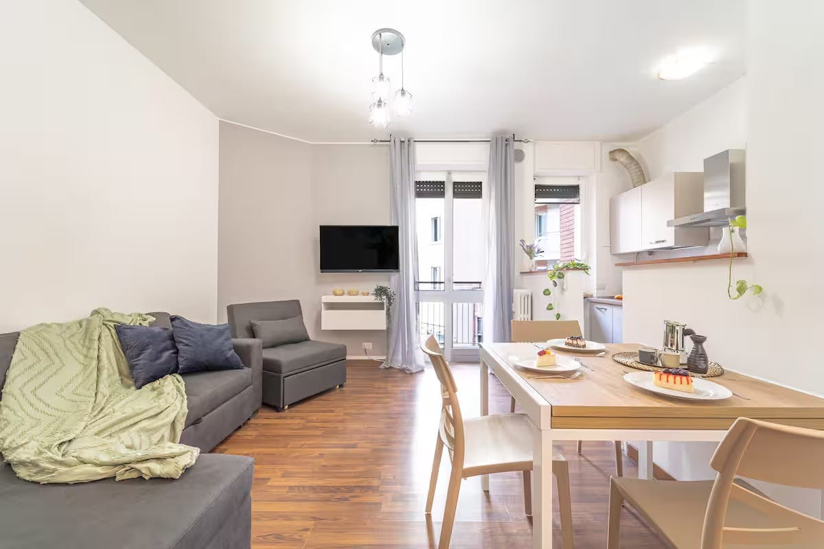 Apartment for rent for €2,100 per month in Milan, Viale Certosa