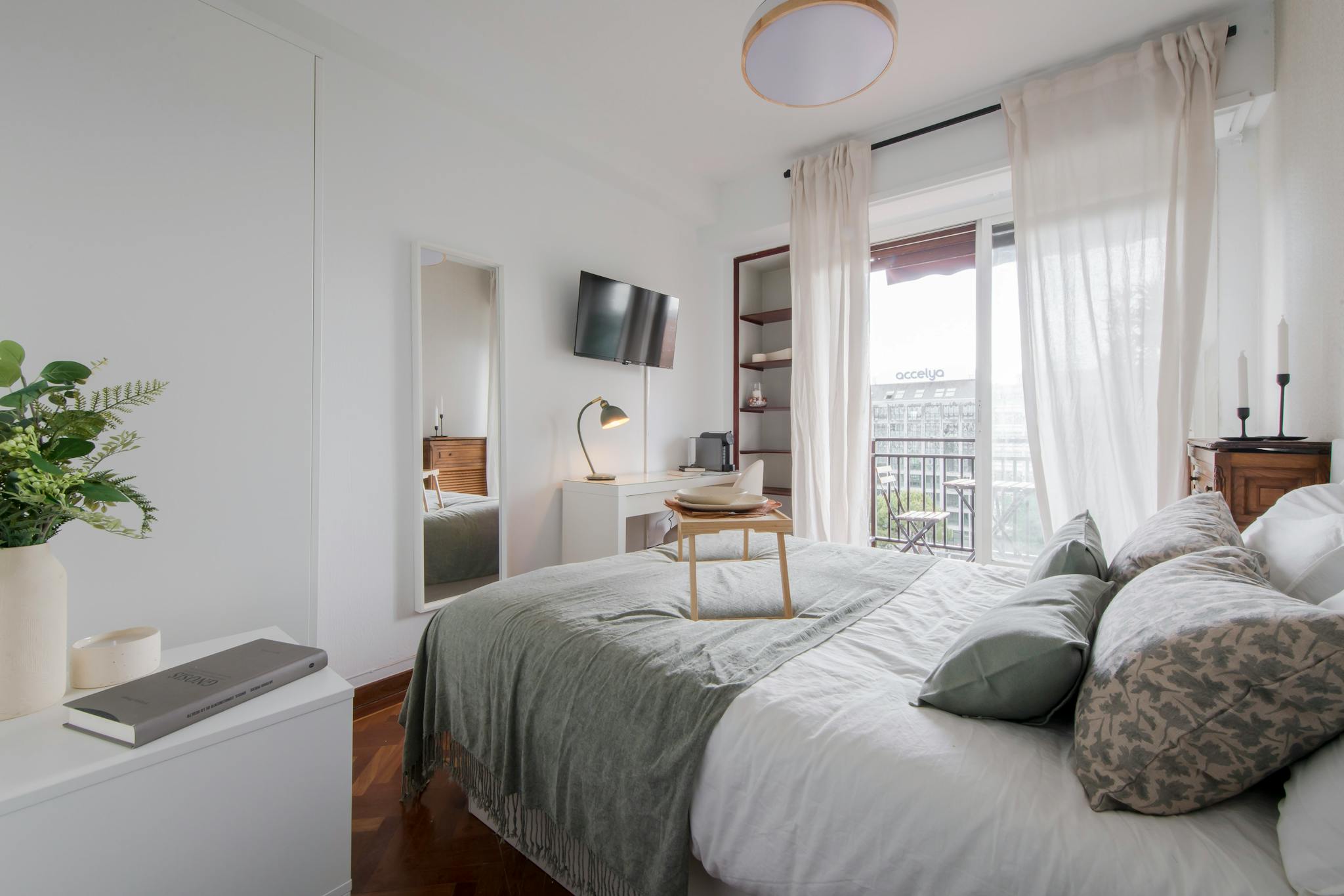 Paseo de la Castellana, Madrid preview