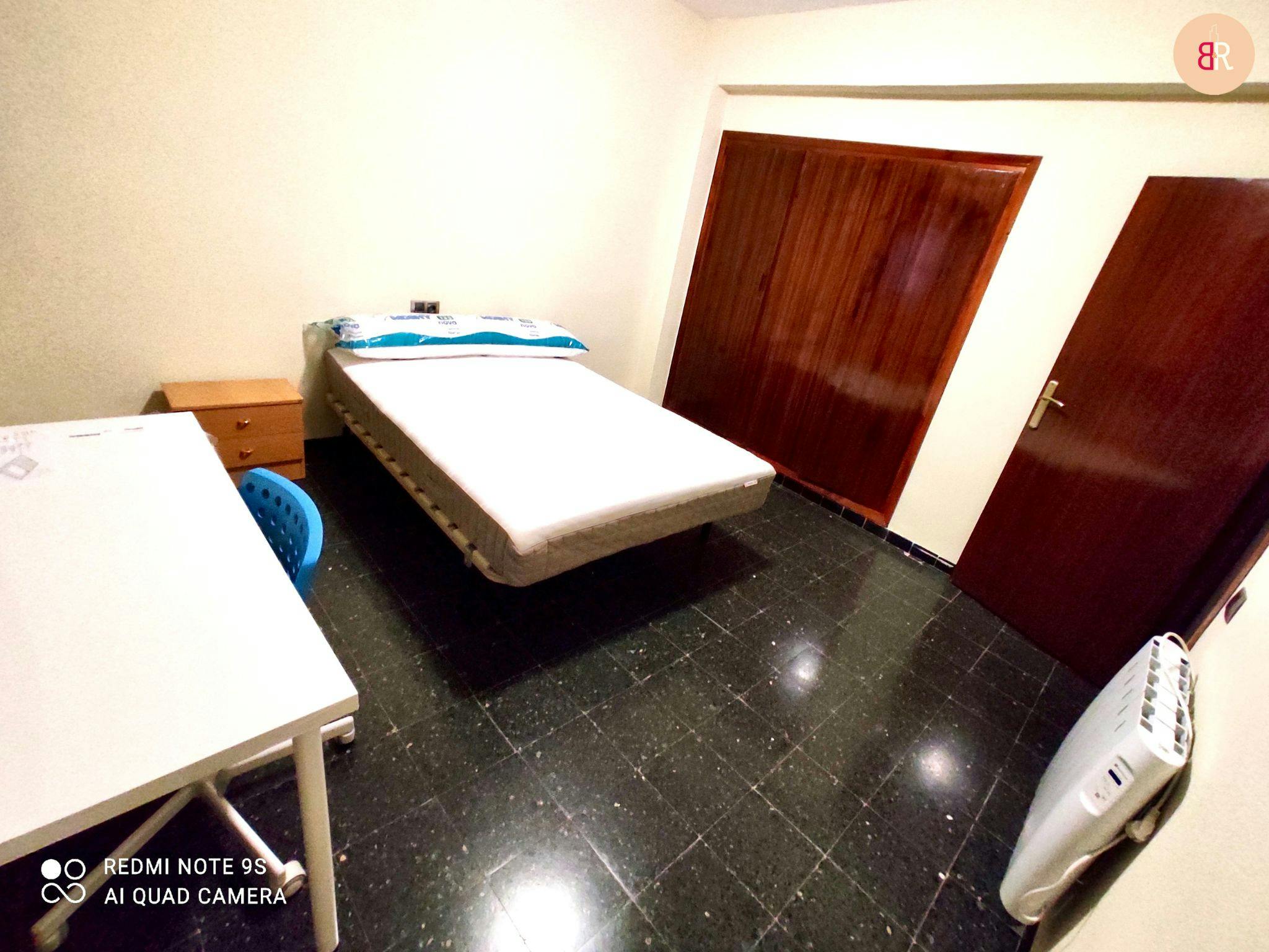 Private room for rent for €290 per month in Castelló de la Plana, Carrer Asensi