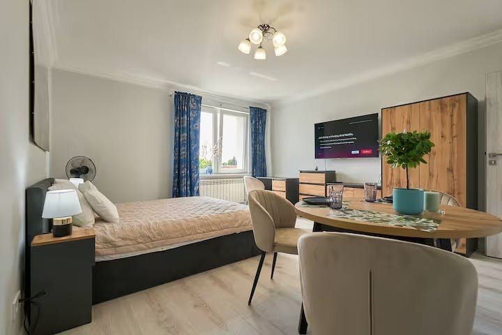 Kawalerka do wynajęcia za 1550 € miesięcznie w mieście Poznań, Zgoda