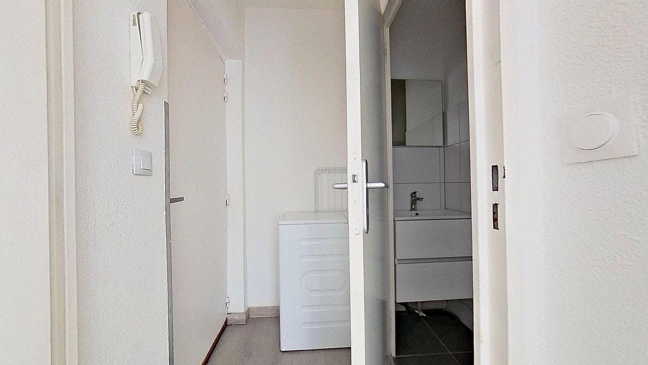 Apartment Strasbourg, 1 bed, 12m² — photo 2