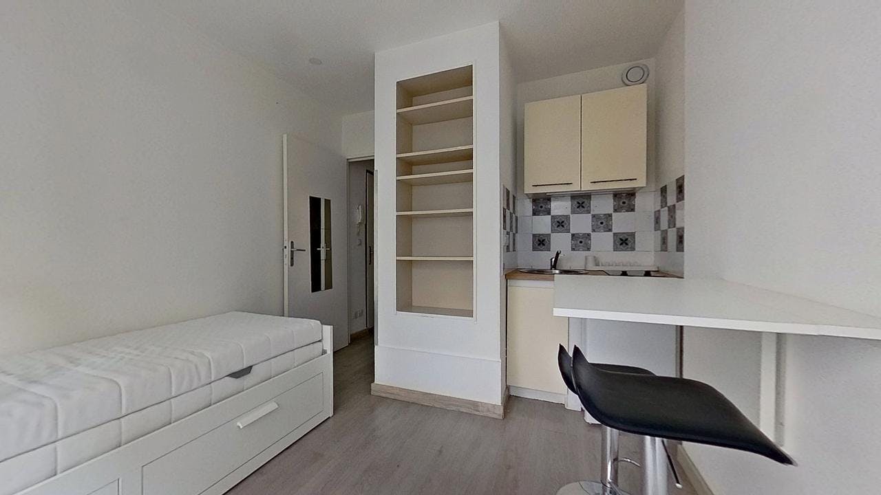 Apartment Strasbourg, 1 bed, 12m² — photo 3