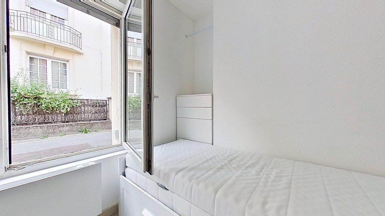Apartment Strasbourg, 1 bed, 12m² — photo 4