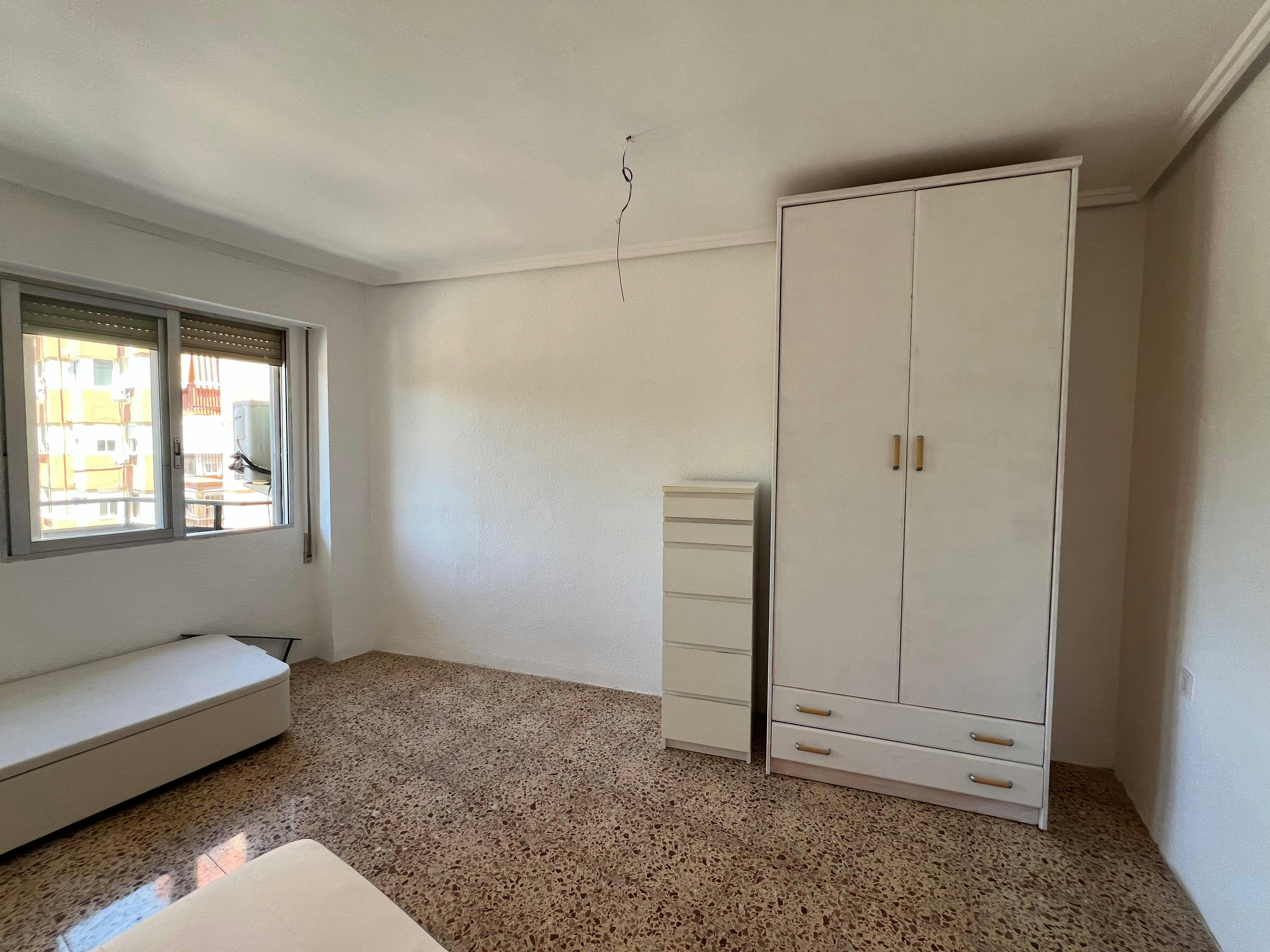 Apartment Valencia, 4 beds — photo 1