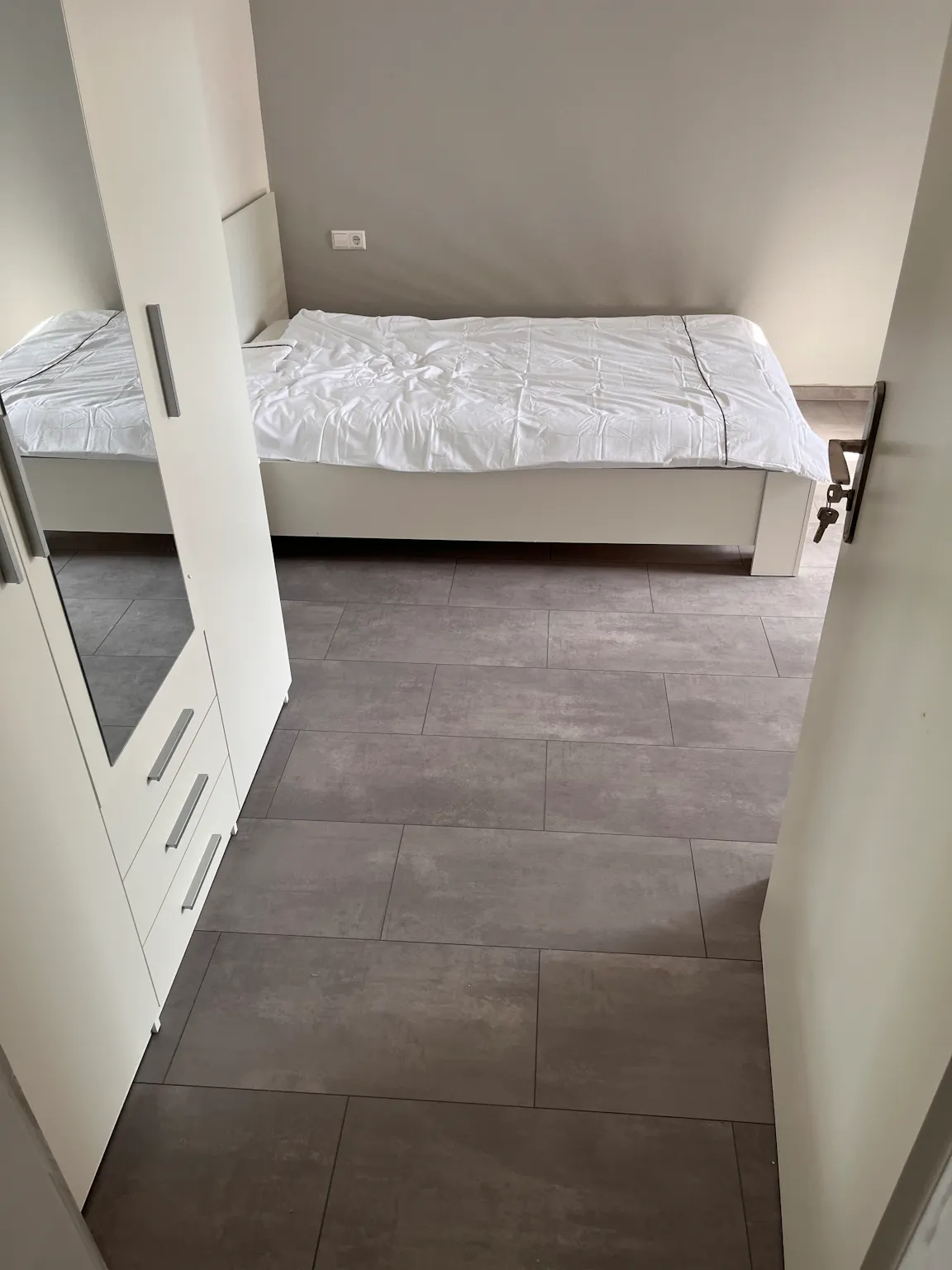 5-Bedroom Apartment in Obertürkheimer Straße, Esslingen (1629594) ROOM 1