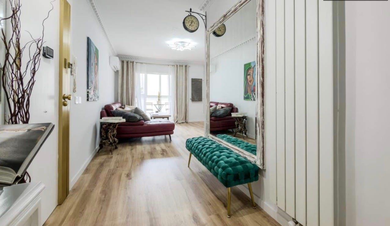 Apartment for rent for €1,650 per month in L'Hospitalet de Llobregat, Carrer Mas