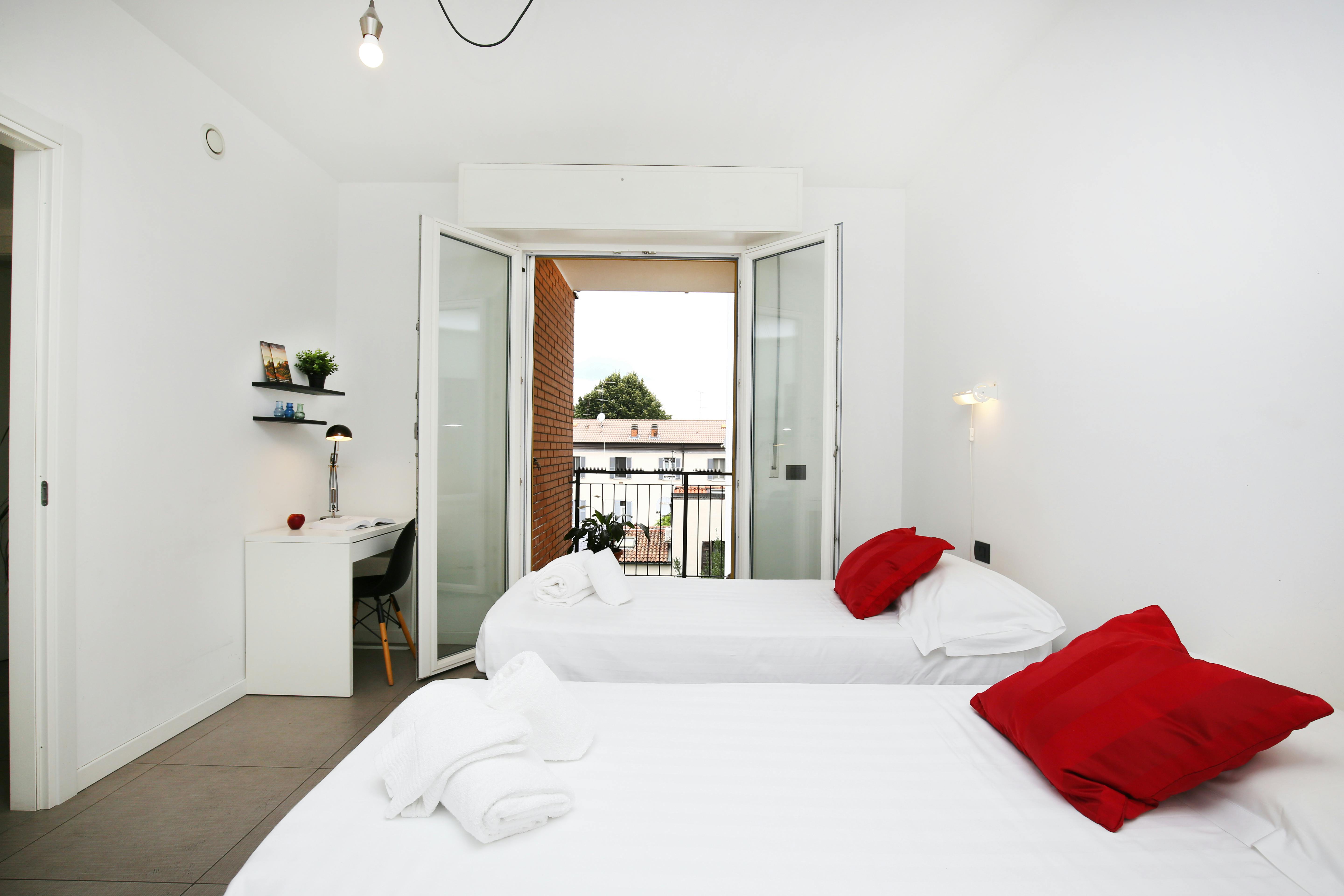 Double room Milan, 1 bed, 9m² — photo 11