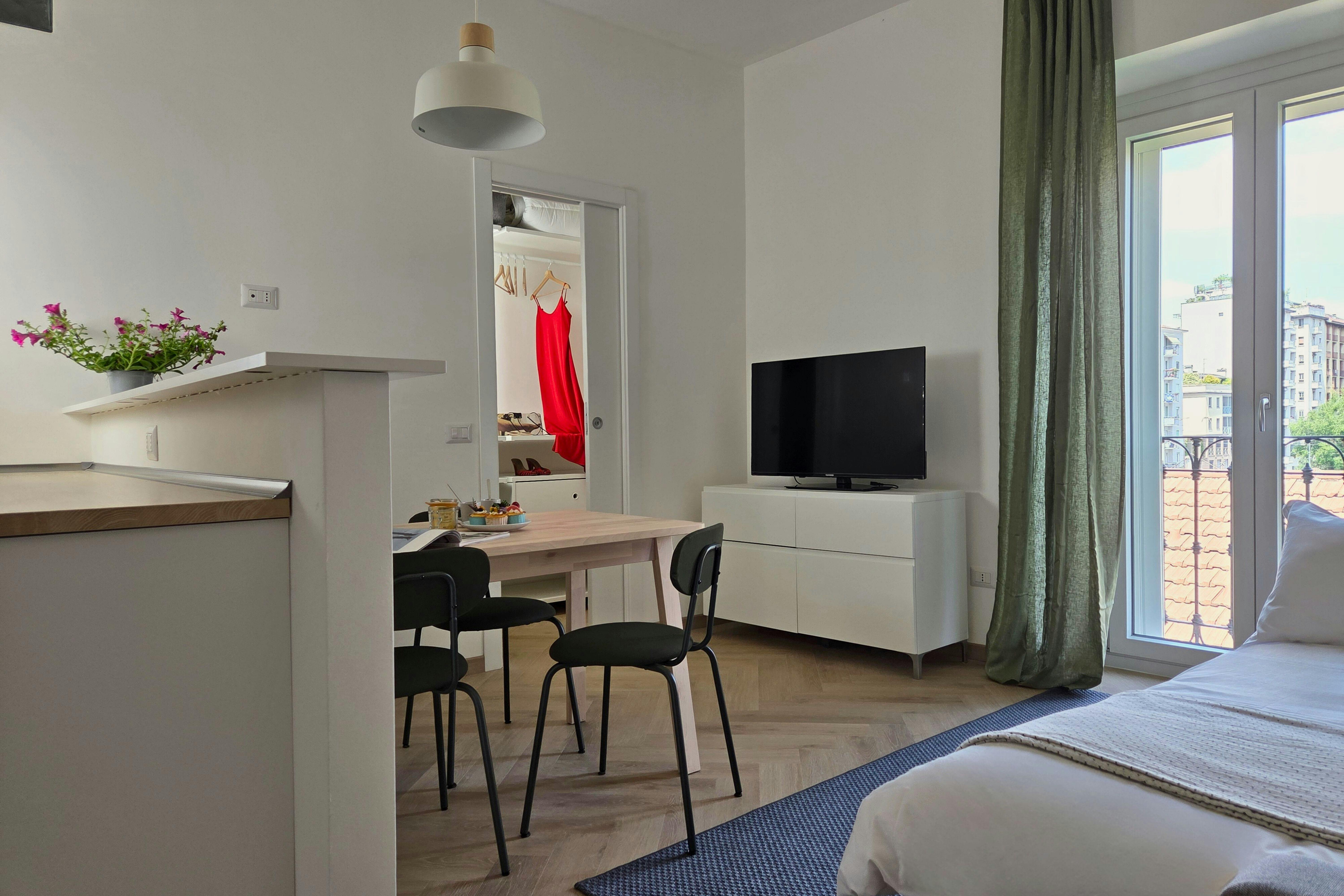 Via Ascanio Sforza, Milan