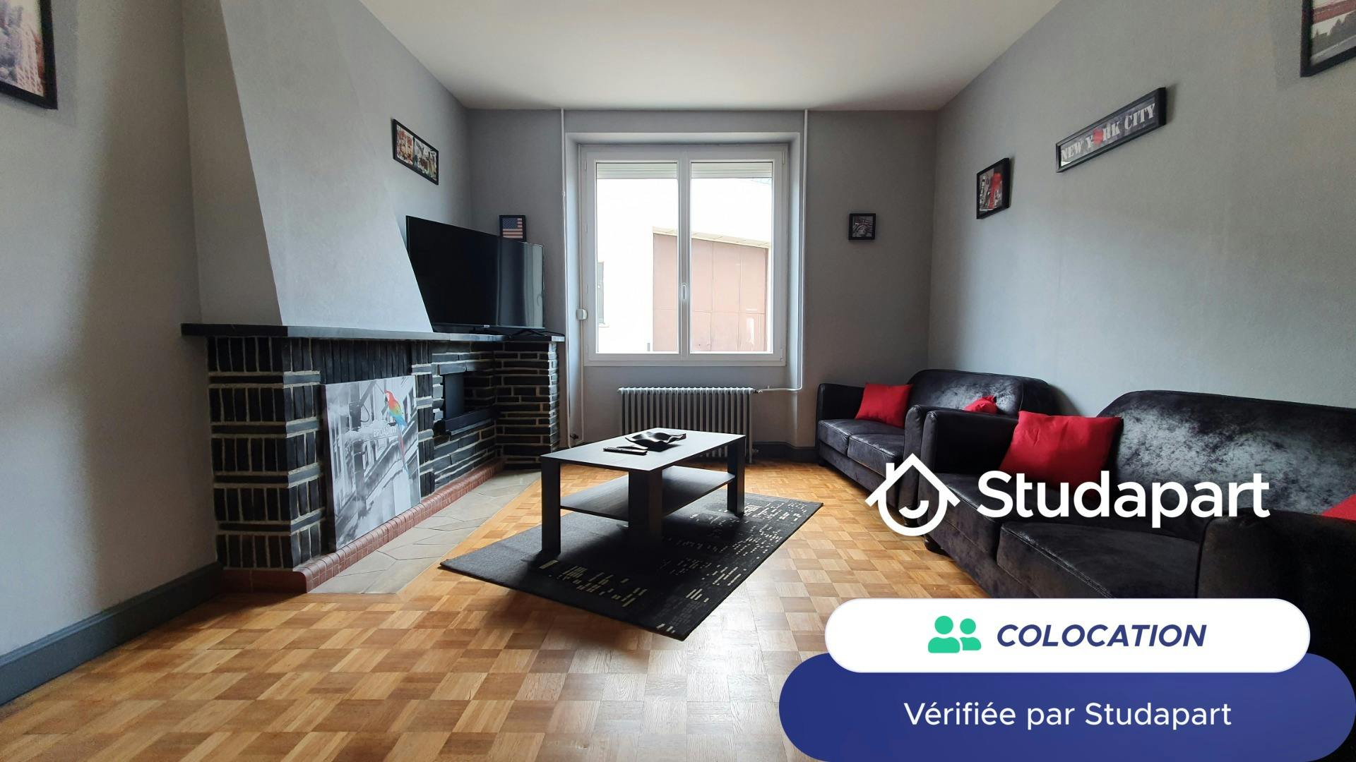 Отдельная комната сдается в аренду за 400 € в месяц в Chemillé-en-Anjou, Rue du Commerce