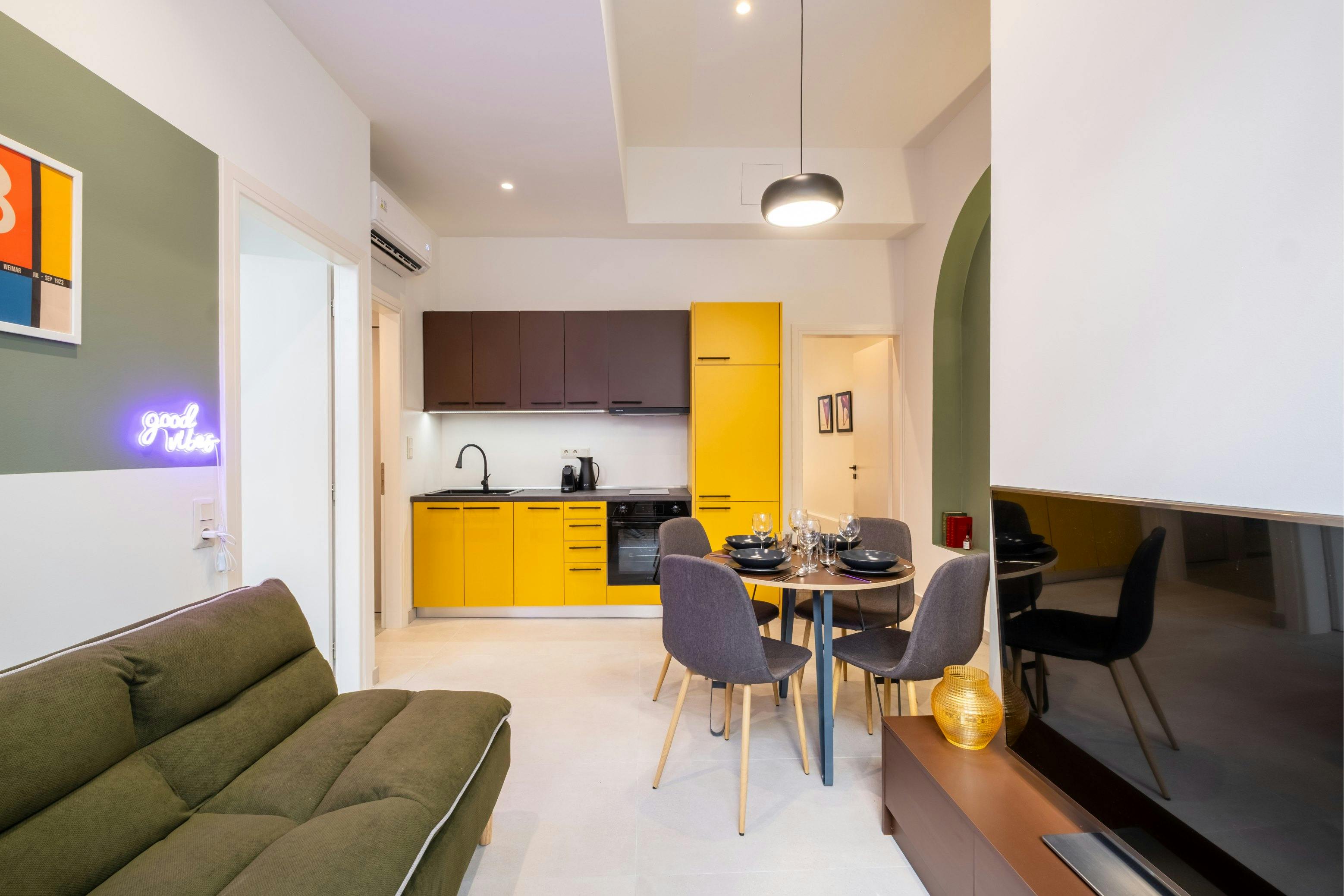 Appartement à louer pour 990 €/mois à Pireas, Neorion