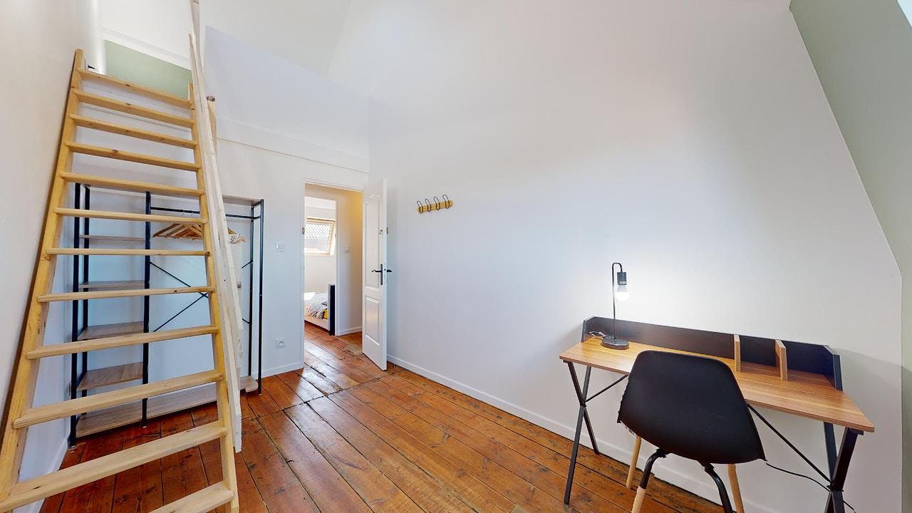 Private room for rent for €430 per month in Croix, Rue de la Pannerie