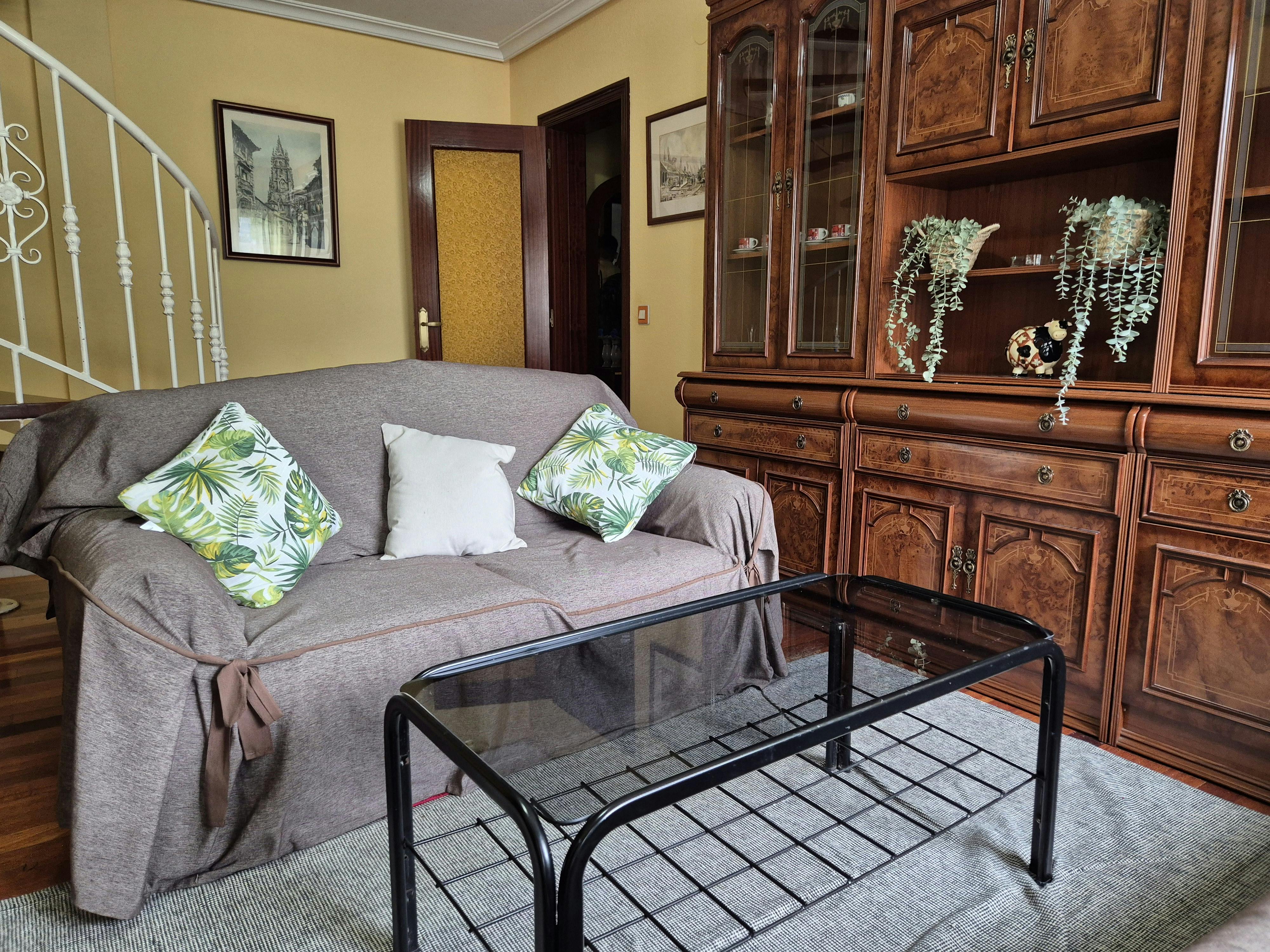 Mieszkanie do wynajęcia za 1760 € miesięcznie w mieście Les Arriondes, Calle Argüelles