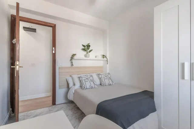 Private room in Avenida de San Luis, Madrid (1629963) room image 1