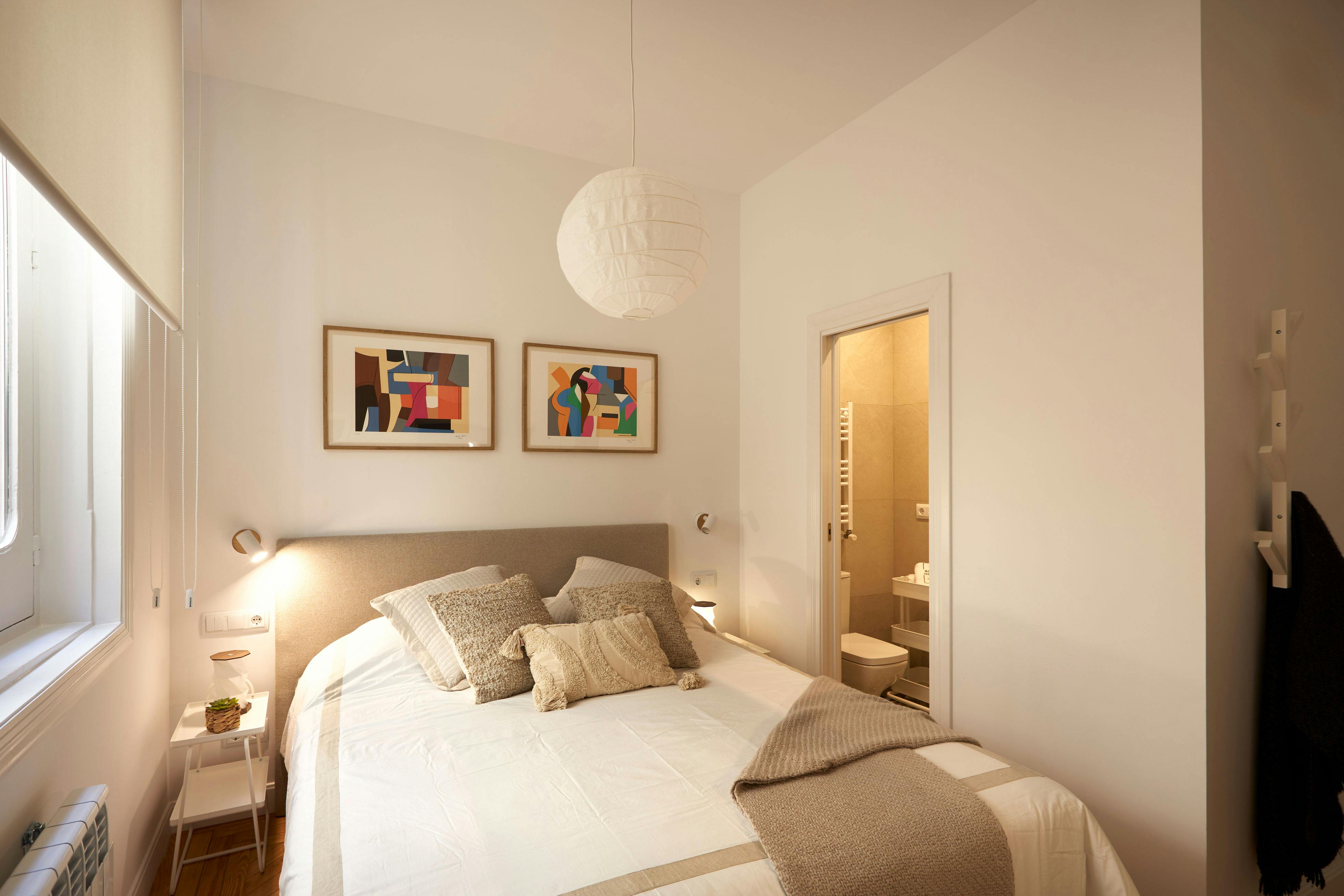 Studio for rent for €1,200 per month in Madrid, Costanilla de los Ángeles