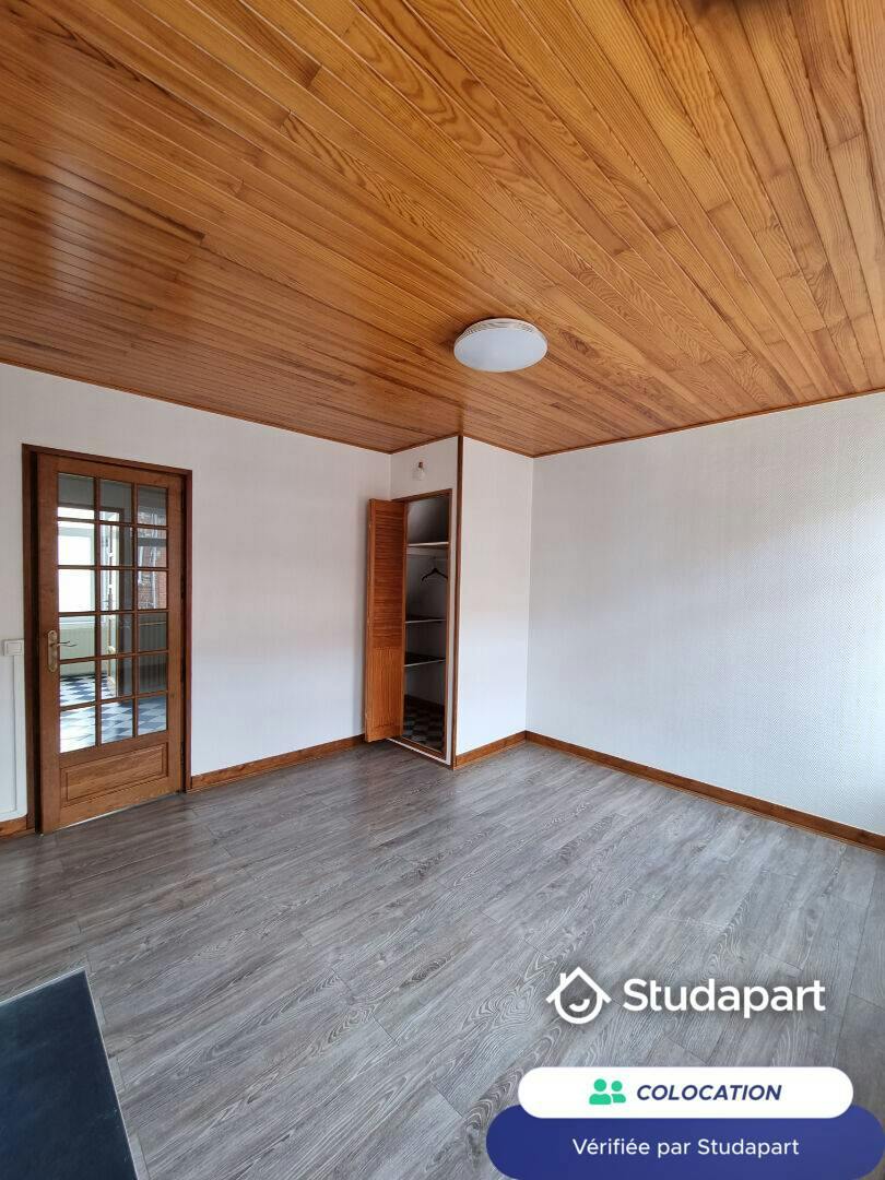 Private room for rent on Rue du Docteur Yersin, Lille - Vue 3