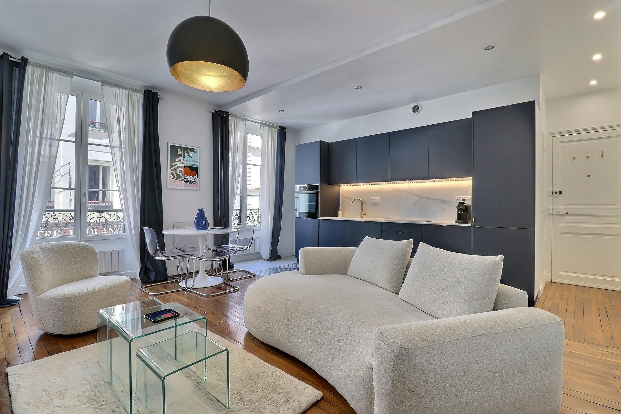 Rue de Montreuil, Paris preview