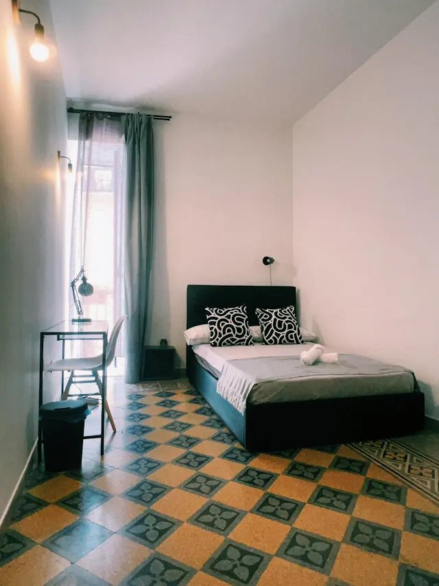 Private room in Piazza Cavour, Naples (1630253) room image 1
