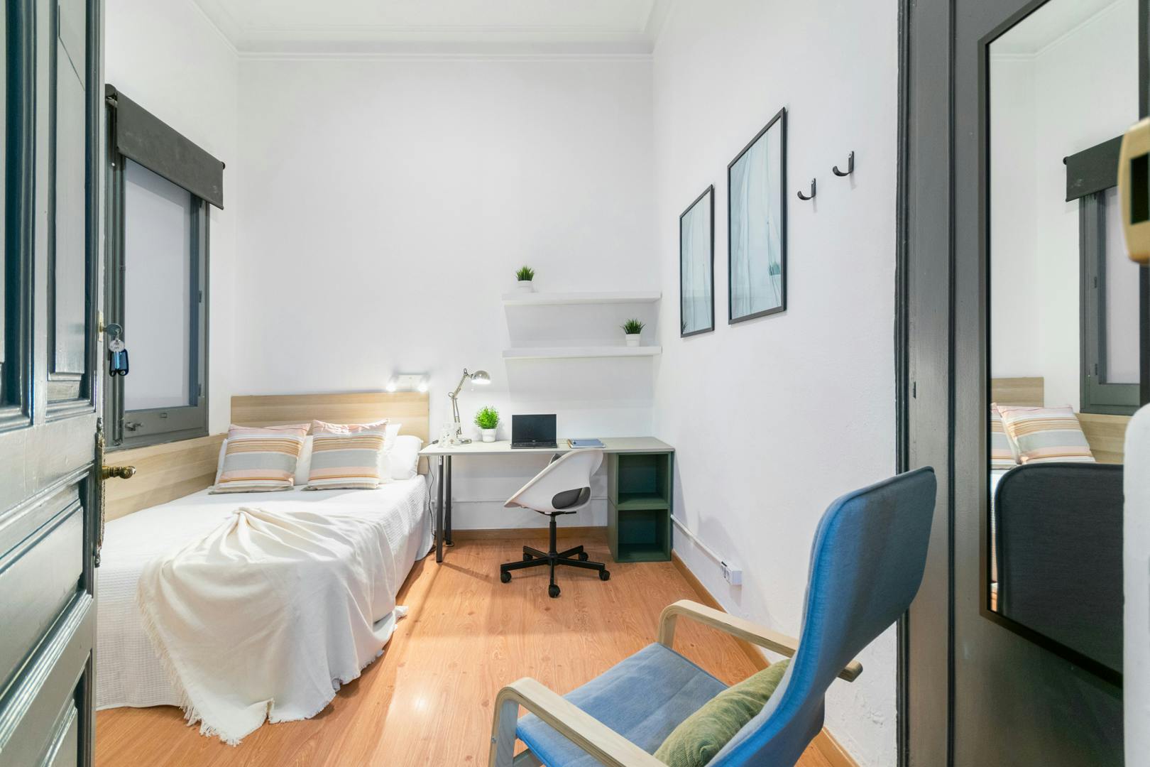 Private room for rent for €680 per month in Barcelona, Via Laietana