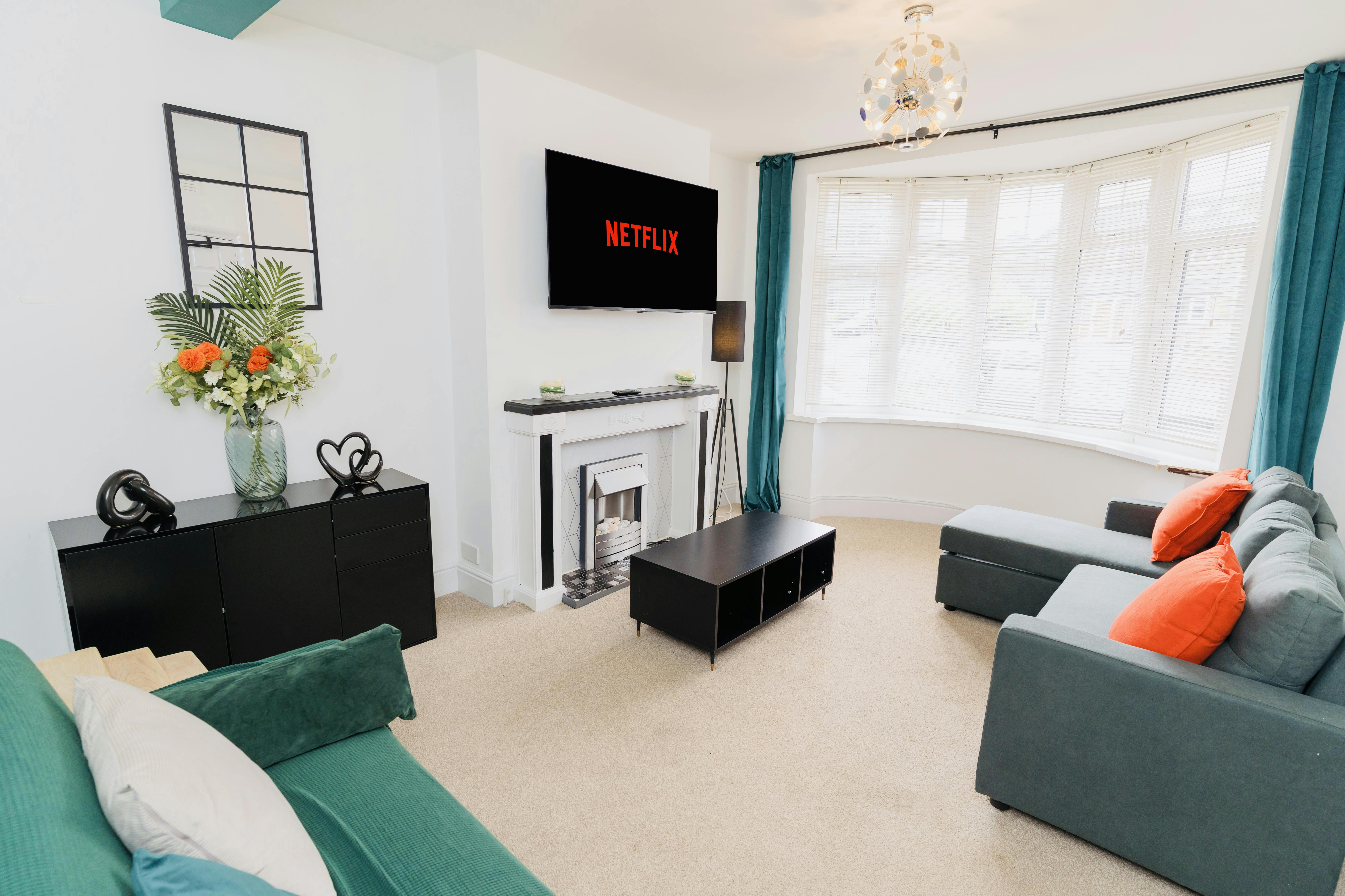 Дом сдается в аренду за 3 000 £ в месяц в Leicester, Sandhurst Road