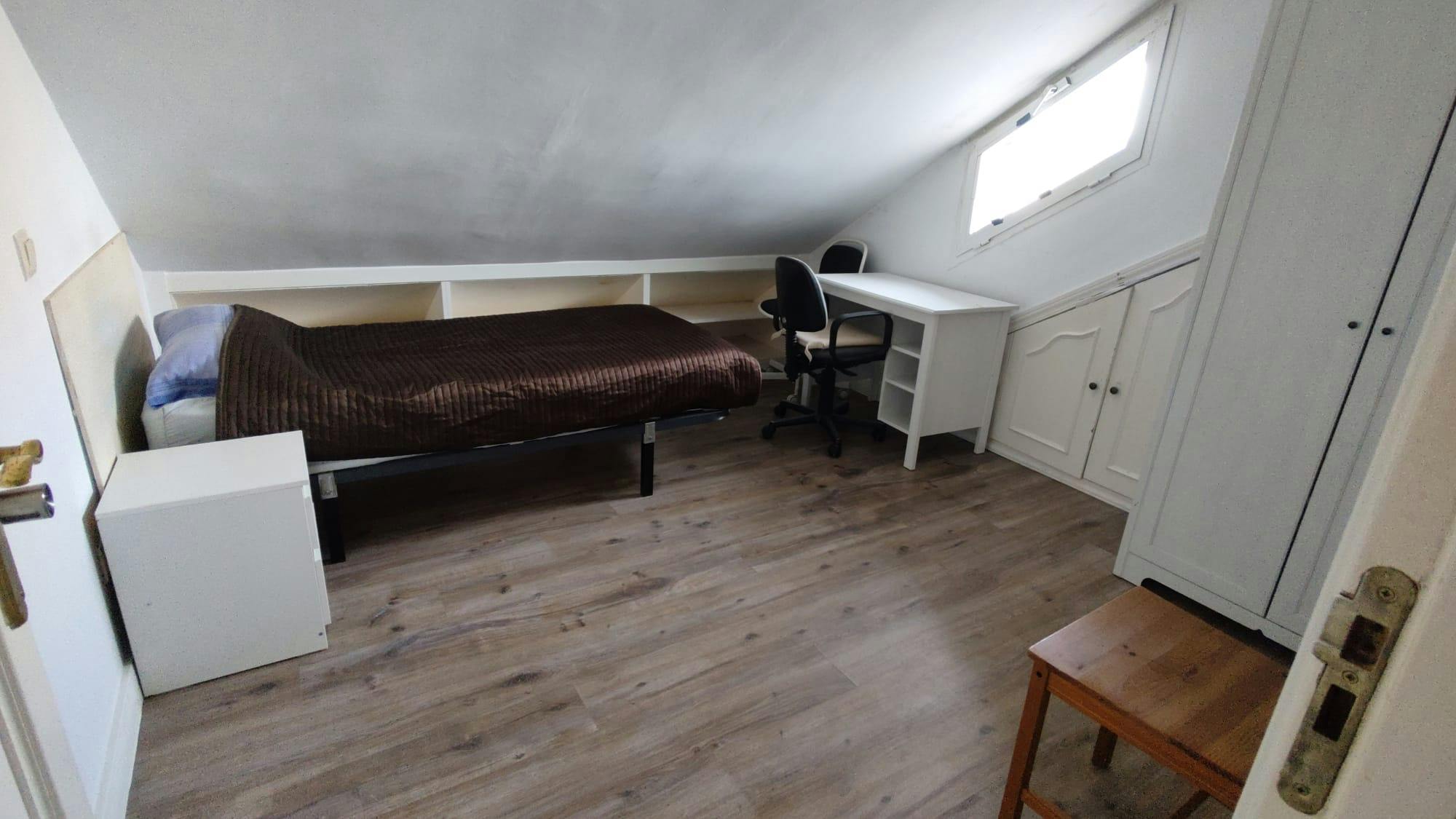 私人房间 正在以 €550 的月租出租，其位于 Pozuelo de Alarcón, Calle Burgos