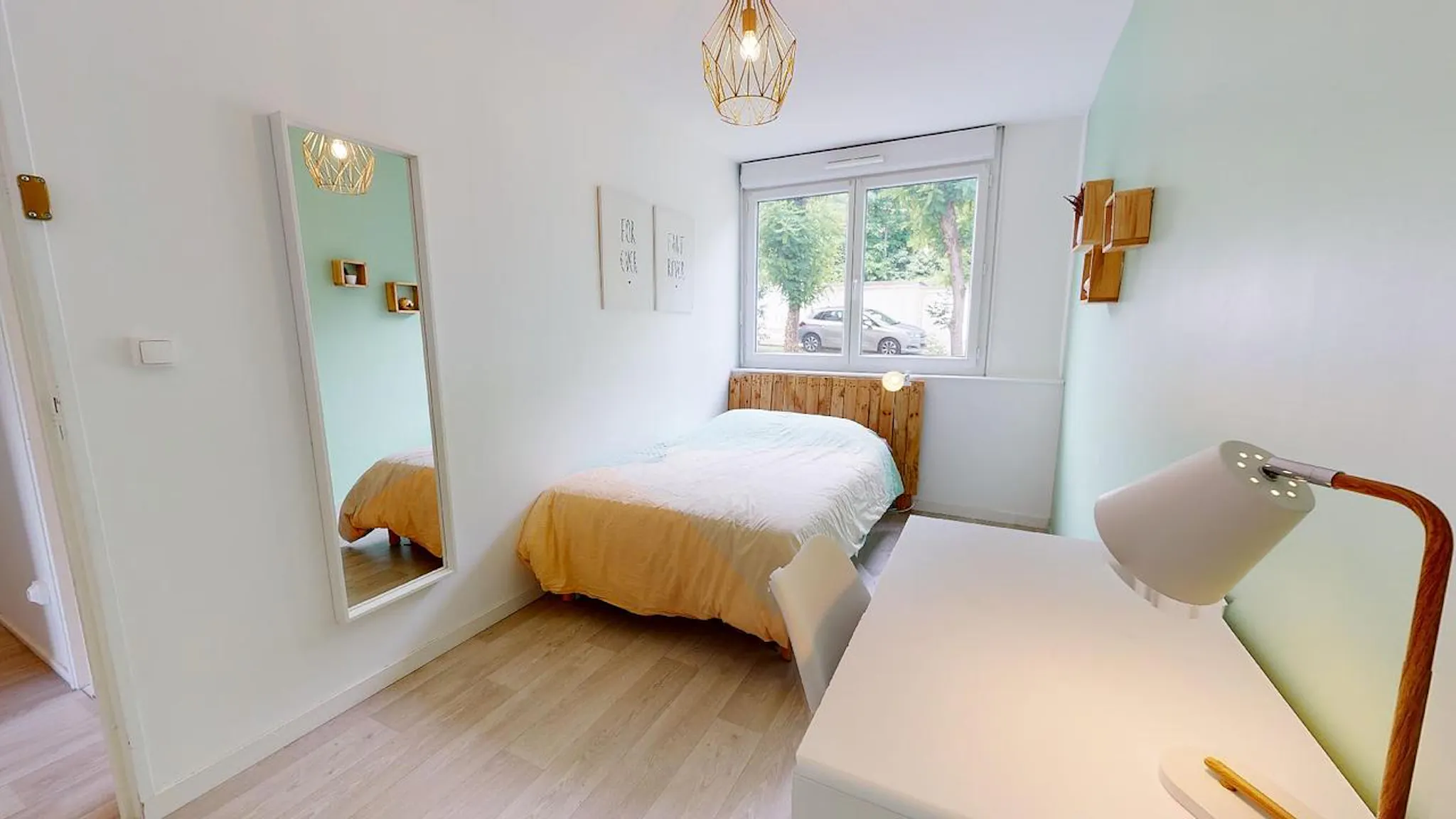 Rue de Saint Cyr, Lyon preview