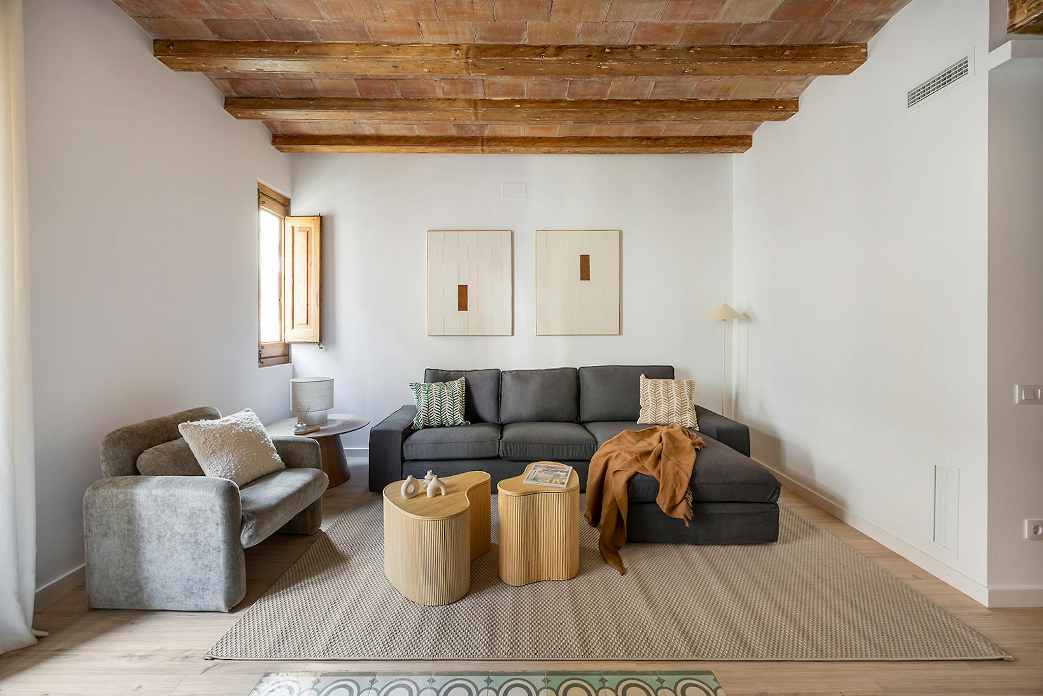 Carrer de Joaquín Costa, Barcelona preview