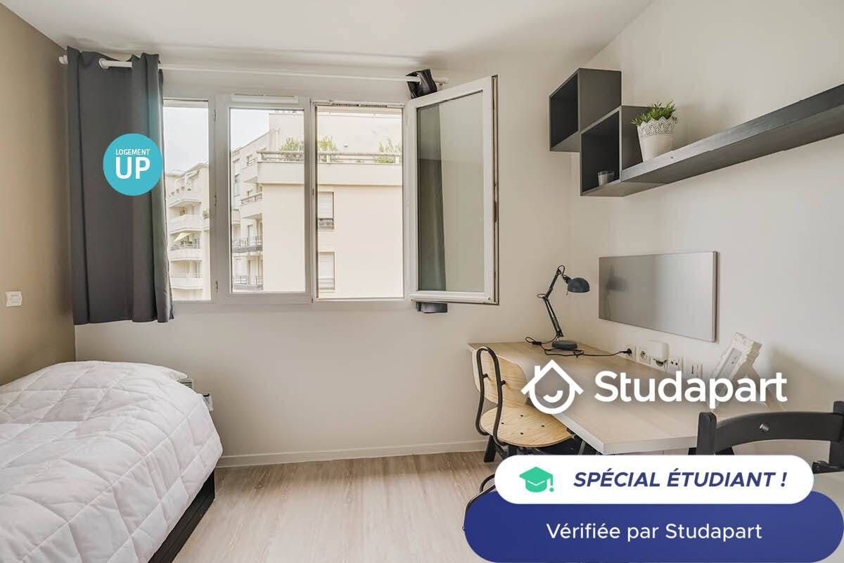 Private room for rent on Rue Rouget de Lisle, Issy-les-Moulineaux