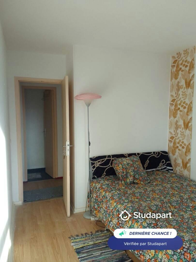 Private room for rent on Rue de la Chapelle, Paris - Vue 3