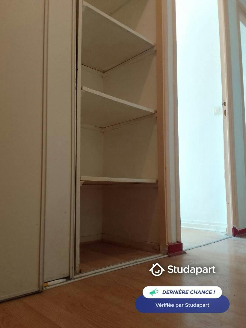 Private room for rent on Rue de la Chapelle, Paris - Vue 4
