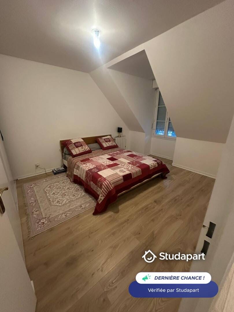 Private room for rent on Rue du Général Gallieni, Villiers-sur-Marne