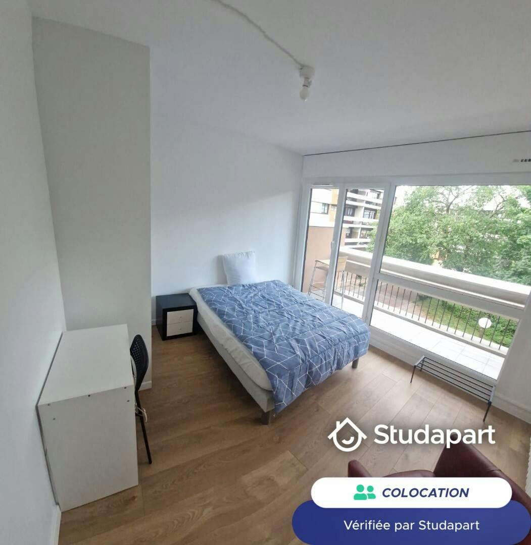 Private room for rent for €540 per month in Évry-Courcouronnes, Square la Bruyère