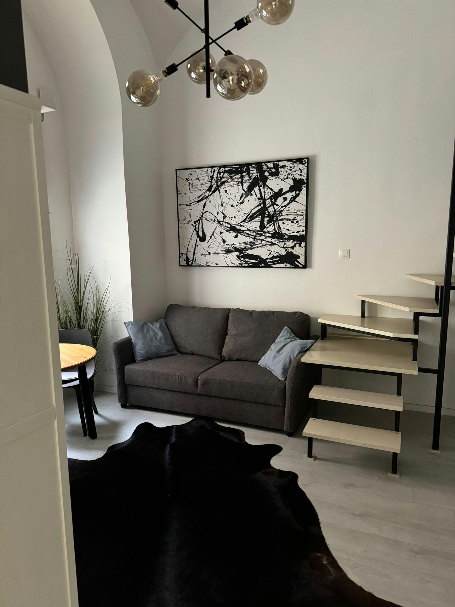 Régi posta utca, Budapest preview