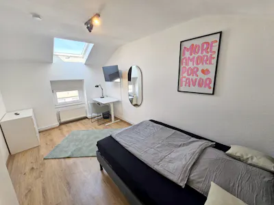 Private room for rent on Uhlandstraße, Frankfurt am Main
