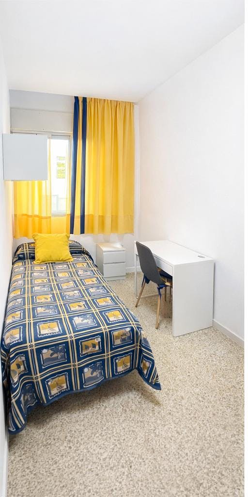 Pokój prywatny do wynajęcia za 400 € miesięcznie w mieście Málaga, Calle Cristóbal de Virués