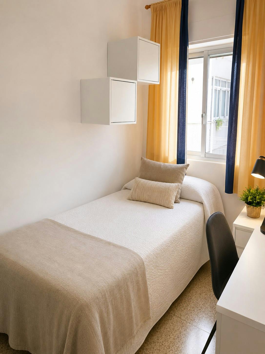 Pokój prywatny do wynajęcia za 450 € miesięcznie w mieście Málaga, Calle Cristóbal de Virués