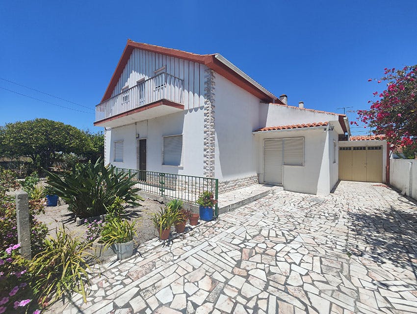 房源 正在以 €1,950 的月租出租，其位于 Quinta Do Conde, Avenida das Courelas da Brava