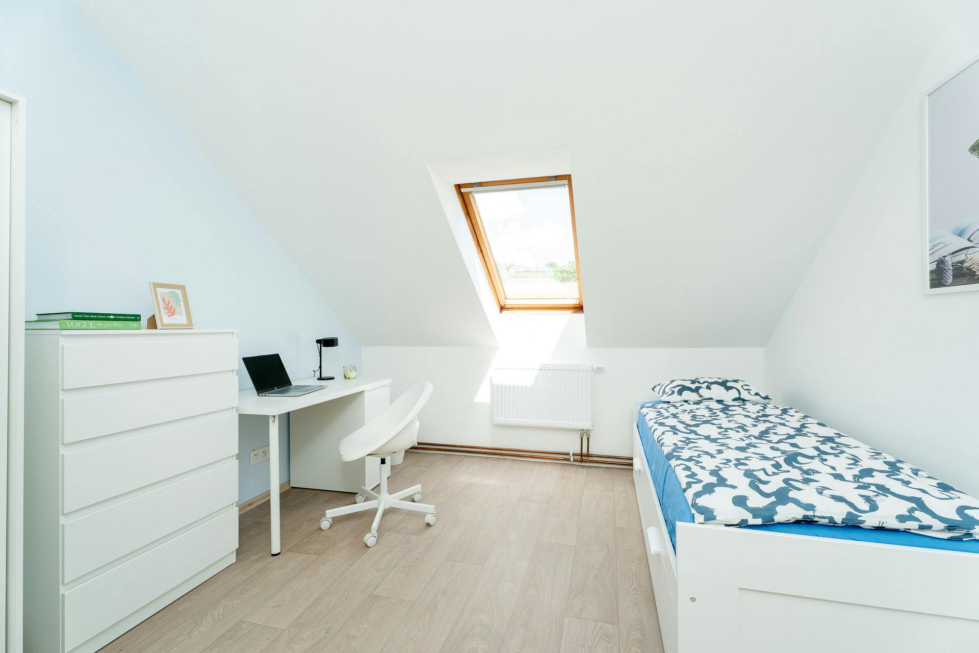 私人房间 正在以 CZK 12,900 的月租出租，其位于 Hlavní město Praha, Kolčavka